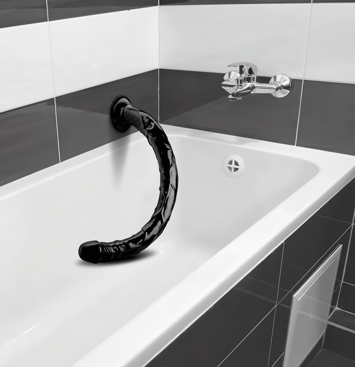 Hosed Anal Snake 19 - tapadókorongos anál dildó (fekete)