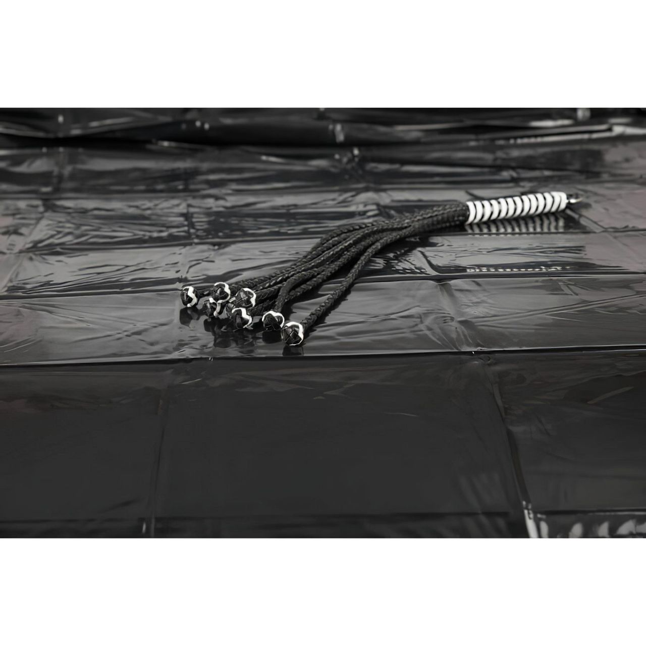 Fetish - lakk lepedő - 200 × 230 cm (fekete) Fetish - lakk lepedő - 200 × 230 cm (fekete)